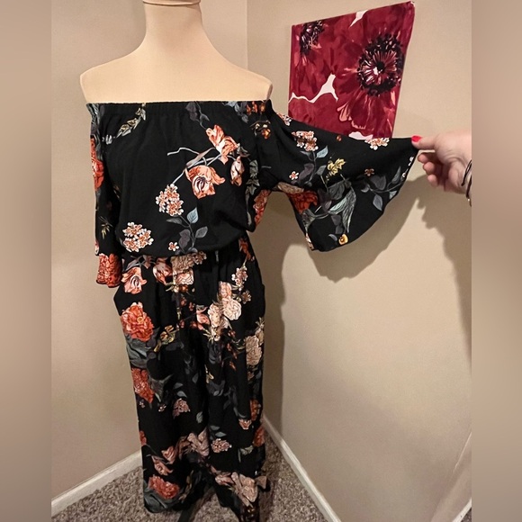 We Love Fashion off shoulder, 3/4 sleeve, wide leg jumpsuit in modern floral, M - Picture 5 of 9